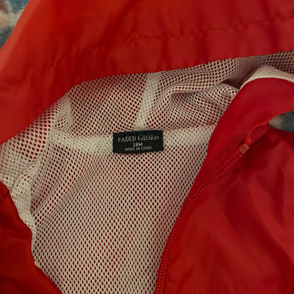 Red raincoat - Picture 2 of 2